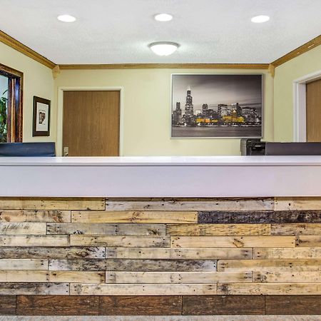 Days Inn By Wyndham Great Lakes Naval Base North Chicago Exterior photo