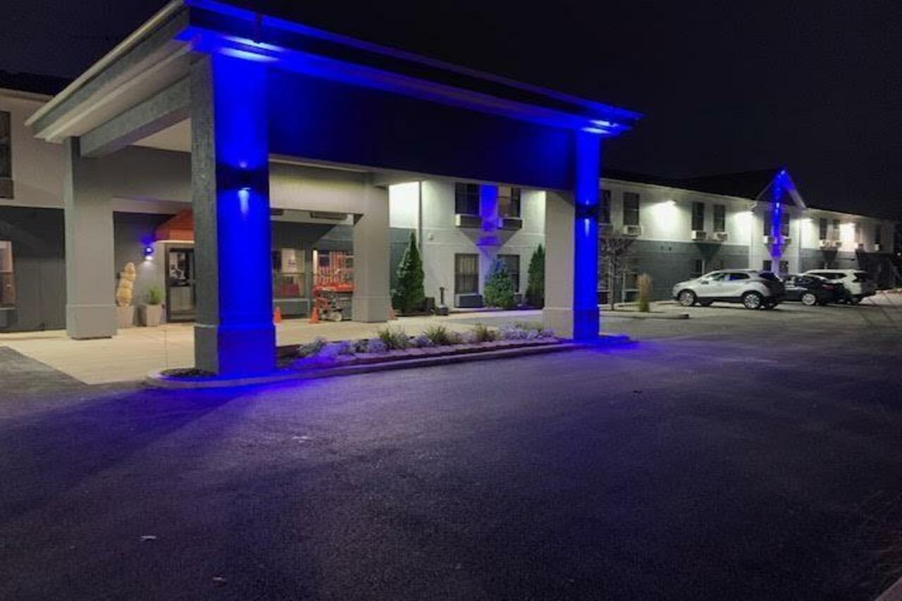 Days Inn By Wyndham Great Lakes Naval Base North Chicago Exterior photo