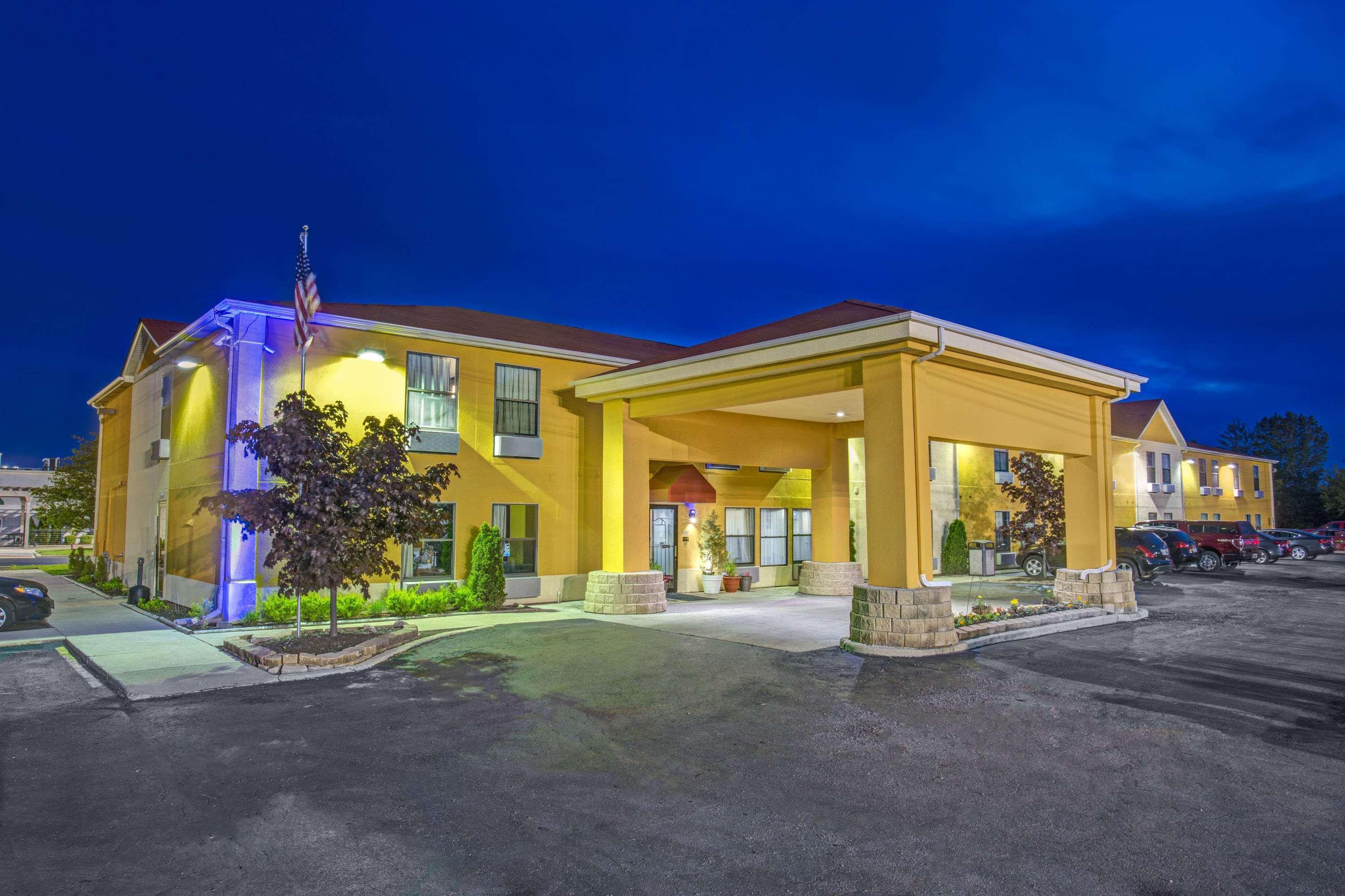 Days Inn By Wyndham Great Lakes Naval Base North Chicago Exterior photo
