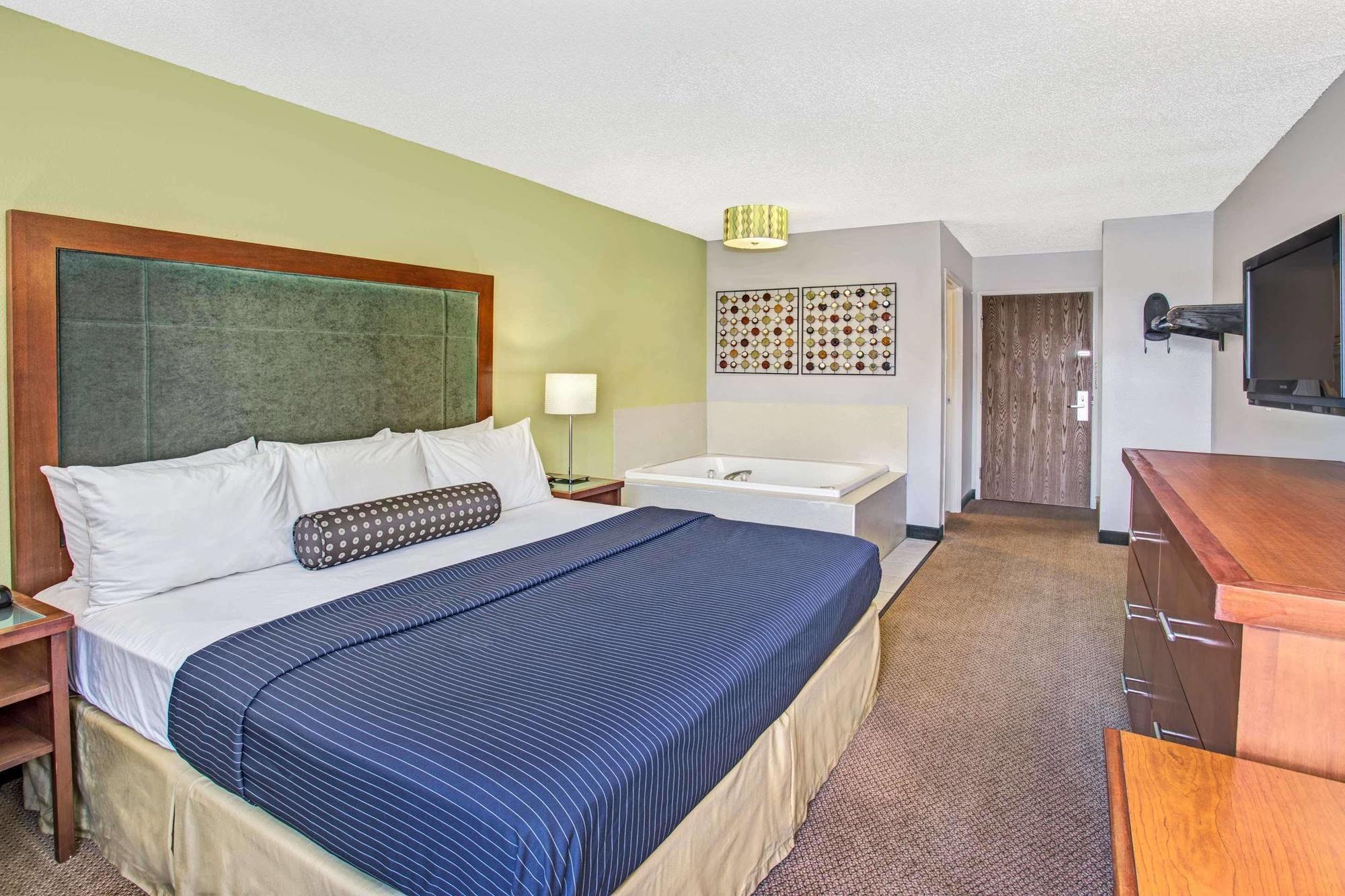 Days Inn By Wyndham Great Lakes Naval Base North Chicago Exterior photo